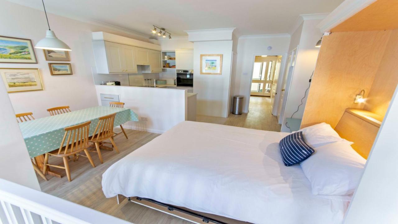 Clifton Court Apt 16 With Indoor Heated Pool & Sea Views Croyde Kültér fotó