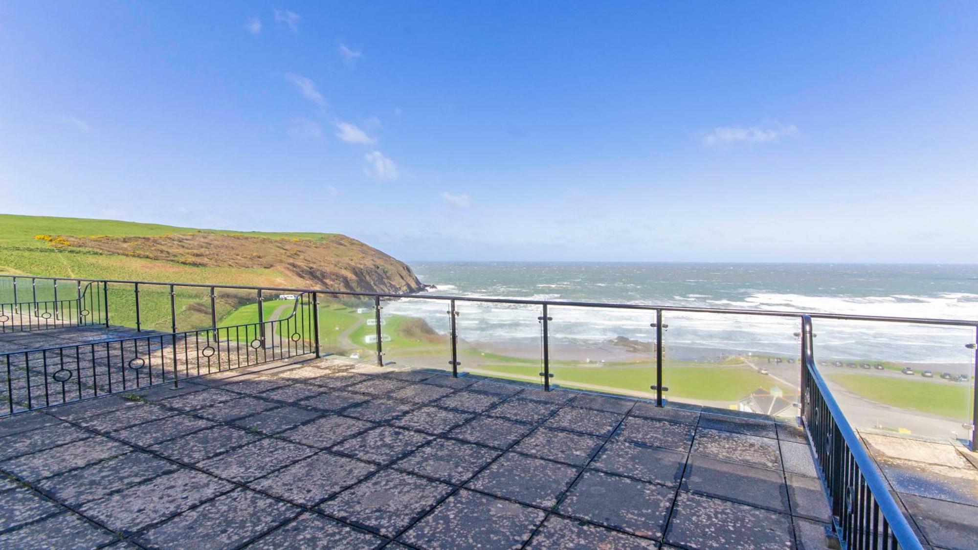Clifton Court Apt 16 With Indoor Heated Pool & Sea Views Croyde Kültér fotó